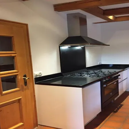 Quaint Mansion Near Bus In Holiday home