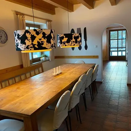 Quaint Mansion Near Bus In Holiday home