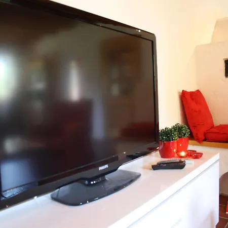 Holiday home Quaint Mansion Near Bus In *