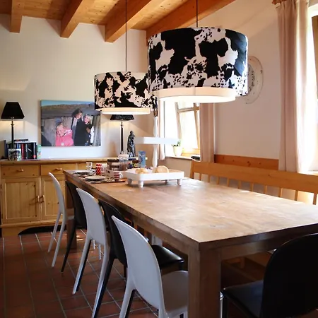 Holiday home Quaint Mansion Near Bus In *