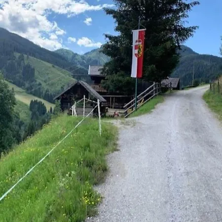 Quaint Mansion Near Bus In Goldegg