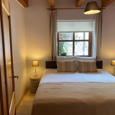 Quaint Mansion Near Bus In * Goldegg